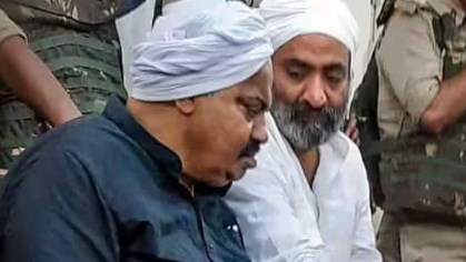 तीक के जनाजे के दौरान अचानक मच गई अफरा-तफरी, बुर्के में आई महिला और फिर…