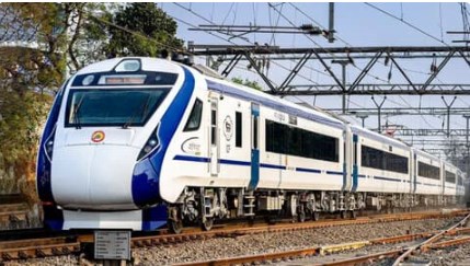 अब बैठकर नहीं, बल्कि लेटकर सोते हुए करें सफर, स्लीपर वंदे भारत पर रेल मंत्री ने दी बड़ी खुशखबरी