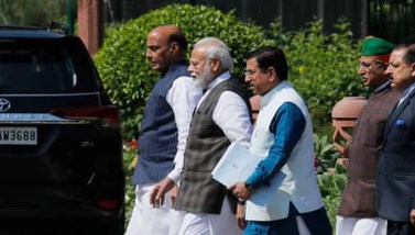 मॉनसून सेशन में 31 विधेयक लाने की तैयारी, पहले नंबर पर दिल्ली वाला बिल; संग्राम तय