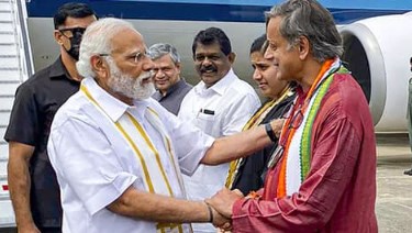 मुस्लिम देशों से रिश्ते इतने अच्छे कभी नहीं थे, शशि थरूर ने की पीएम मोदी की जमकर तारीफ