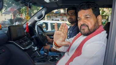 बृजभूषण शरण सिंह पर मुकदमा चलाने के लिए पर्याप्त सबूत, अदालत में दिल्ली पुलिस