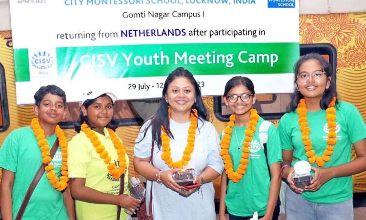  नीदरलैण्ड से स्वदेश लौटे सी.एम.एस. छात्र दल का भव्य स्वागत