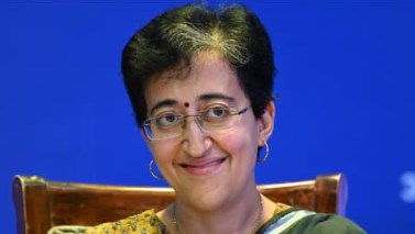 आतिशी का बढ़ा कद, दिल्ली सरकार के सर्विस और विजिलेंस विभाग भी मिले; LG ने दी मंजूरी