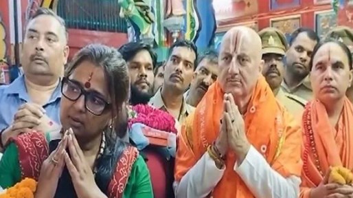 अभिनेता अनुपम खेर पहुंचे अयोध्या; हनुमान गढ़ी की पूजा-अर्चना के बाद युवाओं को दिया ये मैसेज