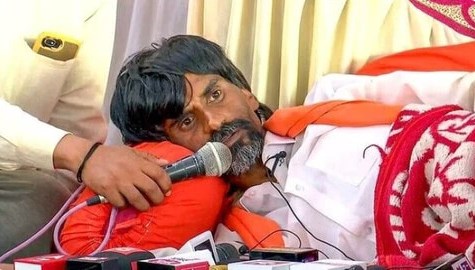 मराठा आरक्षण आंदोलन: मनोज जारांगे ने खत्म की भूख हड़ताल, सरकार को दिया दो महीने का समय