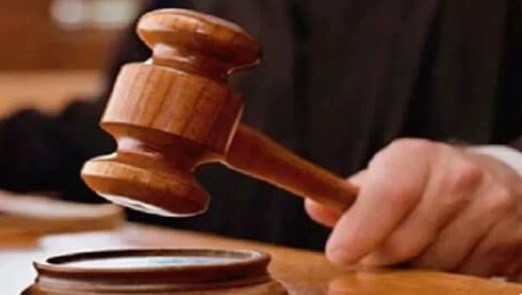 एमिटी यूनिवर्सिटी की छात्रा के लिए छुट्टी के दिन हाईकोर्ट के चीफ जस्टिस की अदालत लगी