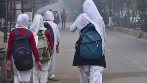 नोएडा-ग्रेटर नोएडा और गाजियाबाद में सभी स्कूल बंद, भीषण ठंड की वजह से 17 दिन की छुट्टियां