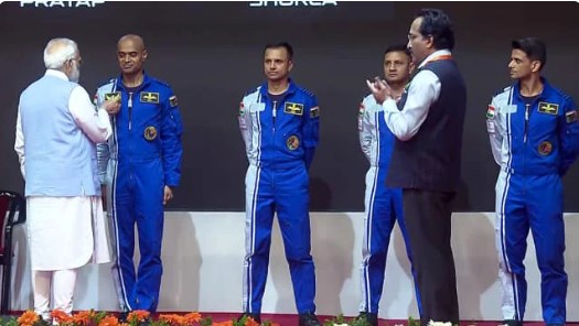 गगनयान मिशन के लिए चुने गए 4 पायलटों में कोई महिला क्यों नहीं? ISRO ने बताई यह वजह
