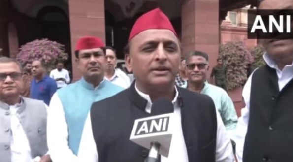 लखनऊ ने दिल्ली को कर दिया नाराज, संसद में बजट पर सरकार के खिलाफ खूब बरसे अखिलेश यादव