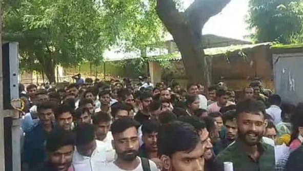अभ्यर्थी बोले- पेपर तो ठीक गया पर लीक होने का डर लग रहा