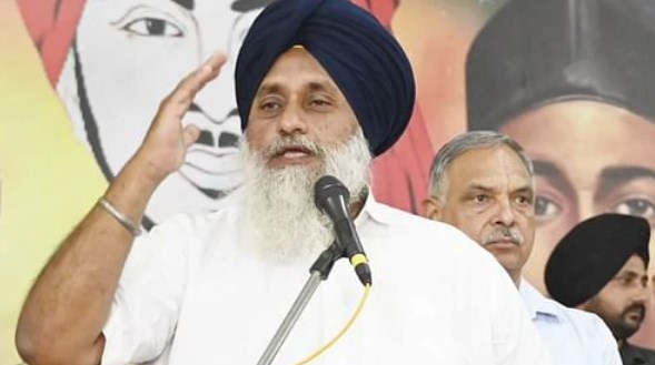 सुखबीर बादल तनखाइया घोषित, पांच सिंह साहिबान ने बैठक के दौरान लिया फैसला